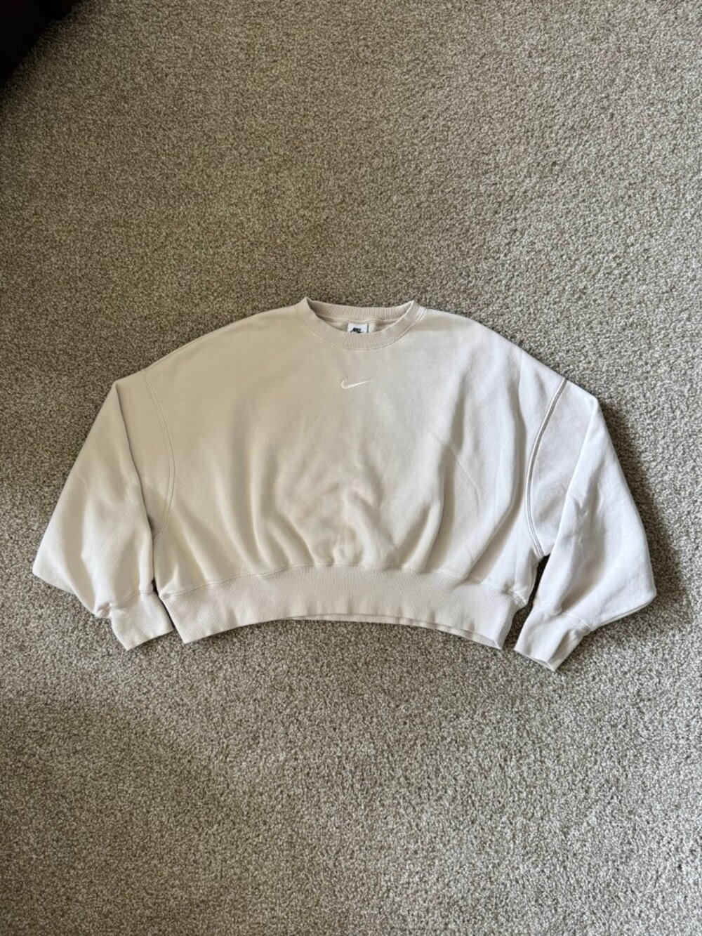 Nike Wmns Medium Sportswear Phoenix Fleece Oversized Crew-Neck Sweatshirt Beige